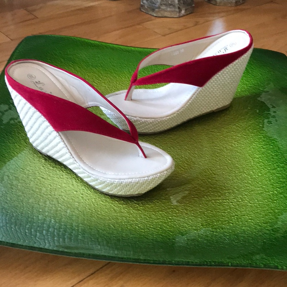 Velvet strap flip flop wedge